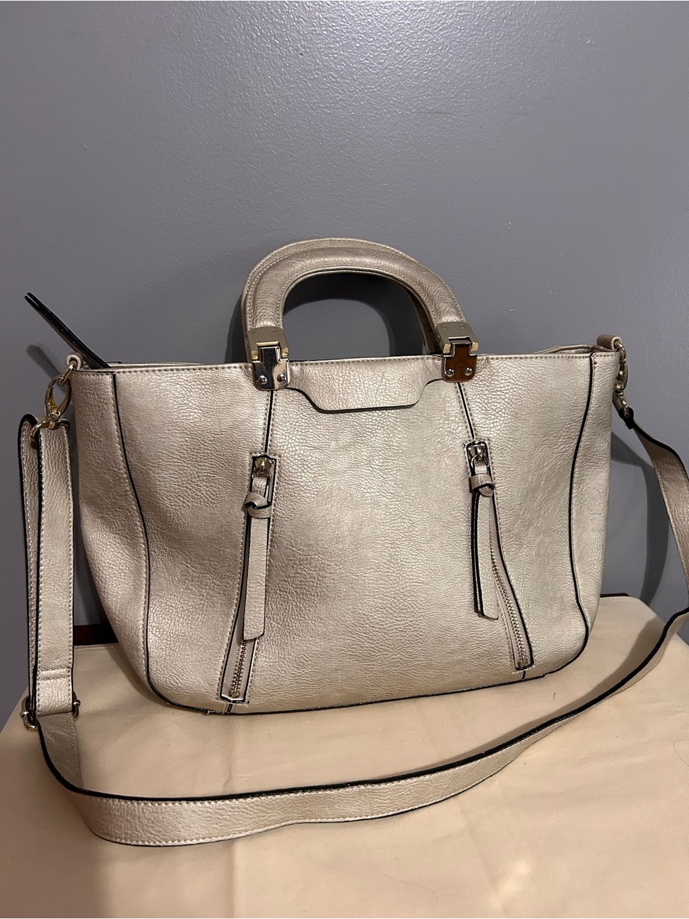 Gianni Bini Metallic Champagne Shoulder Tote Y2K Lined Double Handle Synthetic